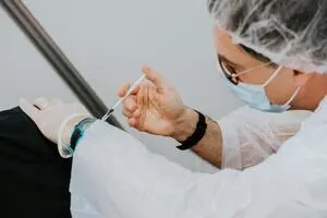 Vaccination Covid-19 : qui sont les professionnels habilités ?