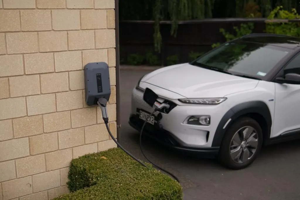 Exonération d’impôt sur la pose et les fournitures d’une borne de recharge électrique.