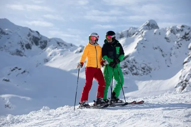 Partez dans la bonne station de ski.